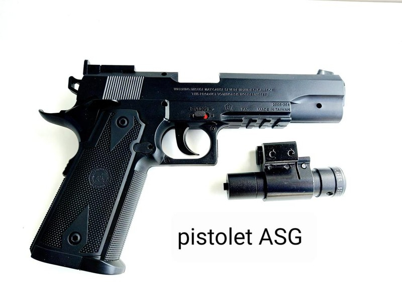 noze-i-pistolety-01